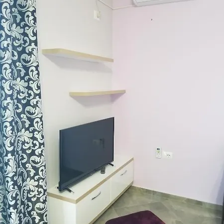 Brothers Lr Sarande Exterior photo